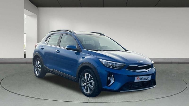 Usado Kia Stonic Plus 100 CV (73 kW) 2024 Azul SUV