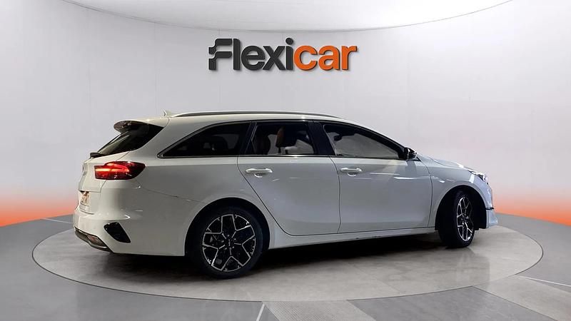 Usado Kia Ceed Style 100 CV (73 kW) 2025 Blanco Utilitario