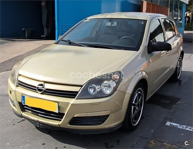 Amarillo Usado 2005 Opel Astra Enjoy Berlina | 3000 € (Precio justo) - Imagen 1/4