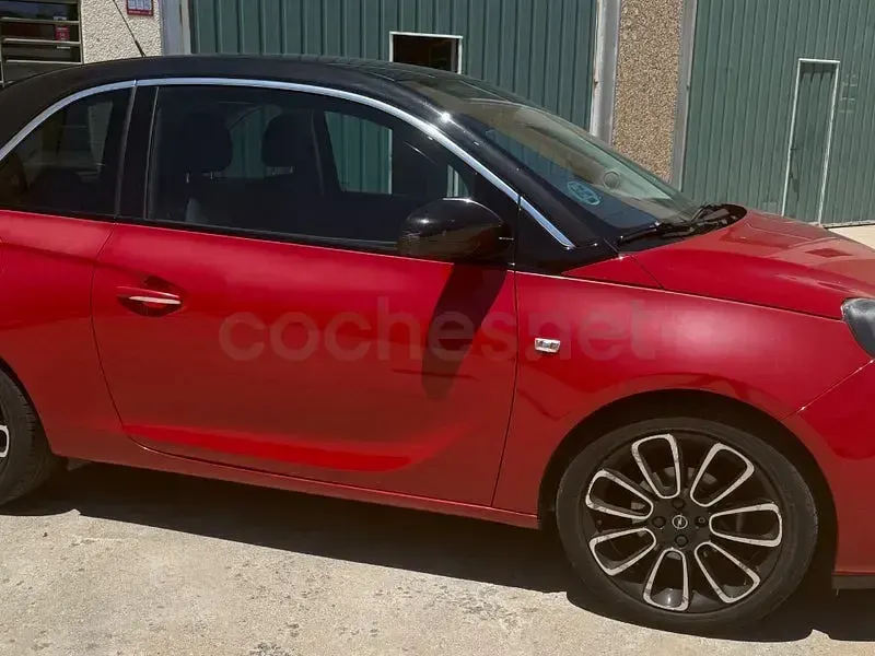 Usado Opel Adam Glam 87 CV (63 kW) 2017 Rojo Utilitario