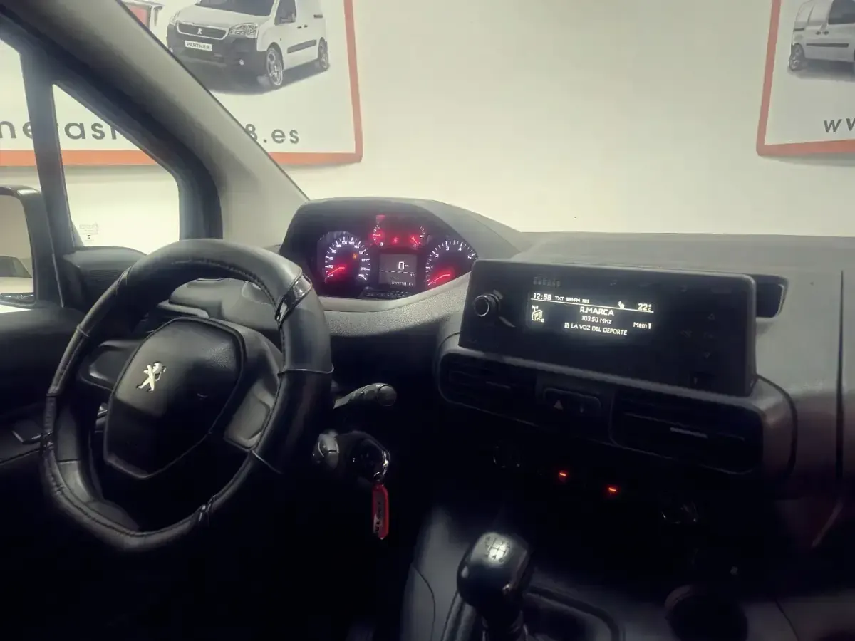 Usado Peugeot Partner S 100 CV (73 kW) 2023 Blanco Monovolumen