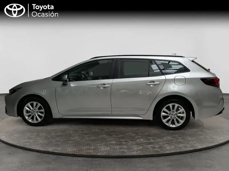 Usado Toyota Corolla Active 140 CV (102 kW) 2025 Gris / plata Familiar