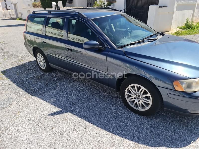 Usado Volvo V70 170 CV (125 kW) 2004 Azul Familiar