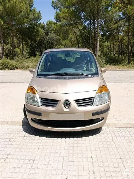 Usado Renault Modus Dynamique 98 CV (72 kW) 2005 Beige Monovolumen