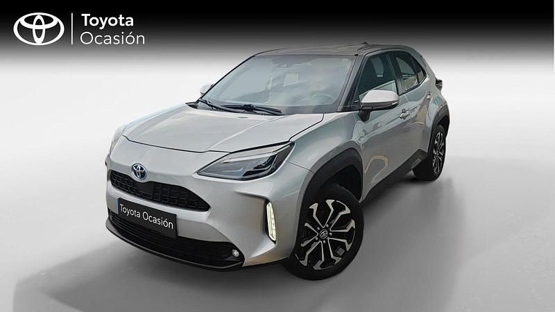 Gris Usado 2022 Toyota Yaris Hybrid Active Familiar | 22.900 € (Caro) - Imagen 1/4