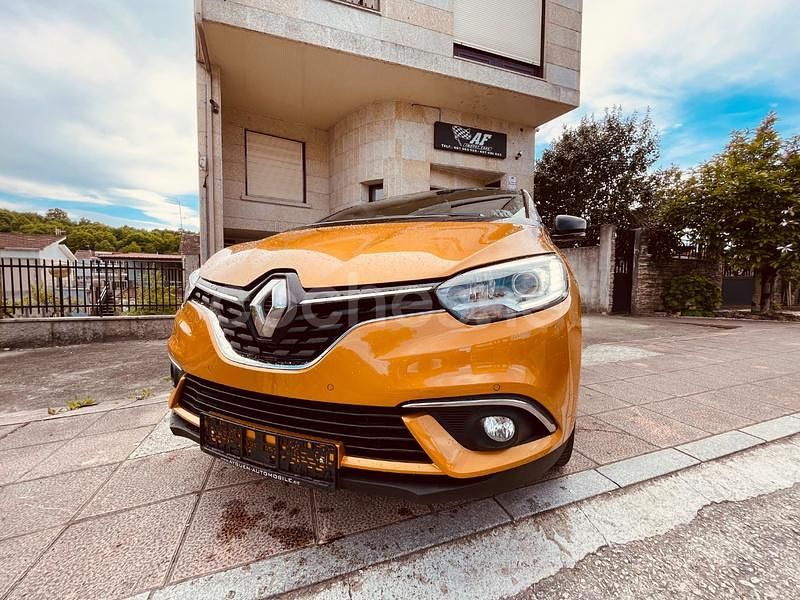 Usado Renault Scénic IV LIMITED 150 CV (110 kW) 2018 Amarillo Monovolumen
