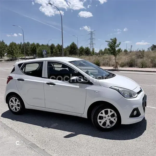 Usado Hyundai i10 66 CV (48 kW) 2015 Blanco Utilitario