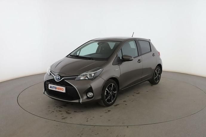 Gris Usado 2016 Toyota Yaris Hybrid Active Berlina | 12.199 € (Precio justo) - Imagen 1/3
