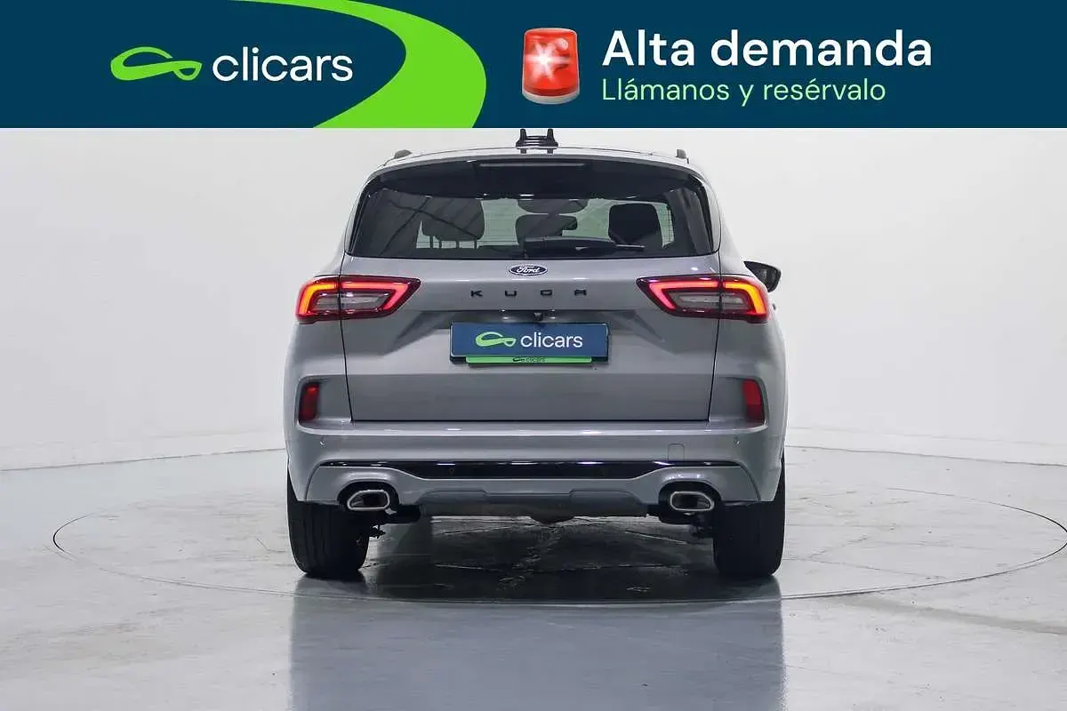 Usado Ford Kuga ST-Line 150 CV (110 kW) 2025 Plateado SUV
