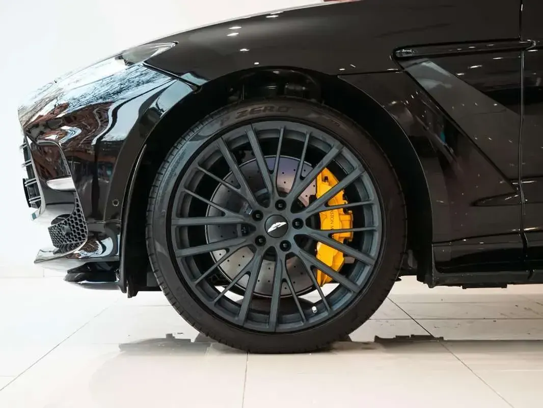 Usado Aston Martin DBX 707 707 CV (519 kW) 2024 Negro SUV