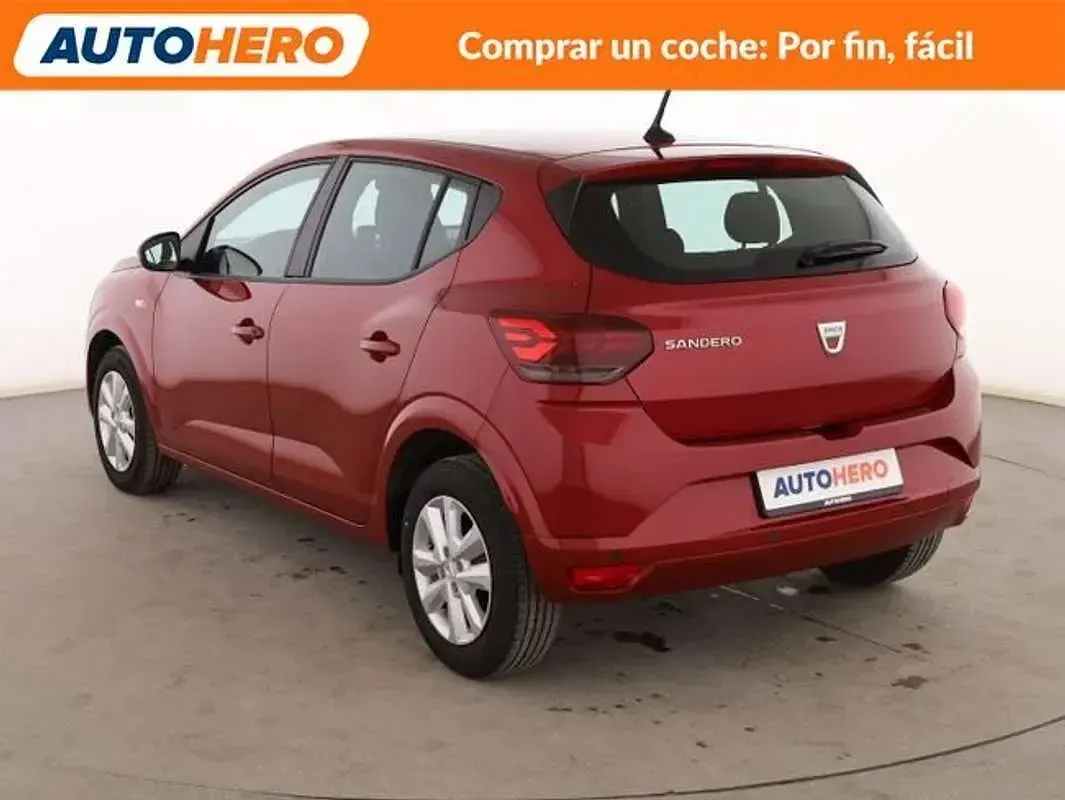 Usado Dacia Sandero Comfort 91 CV (66 kW) 2022 Rojo Utilitario
