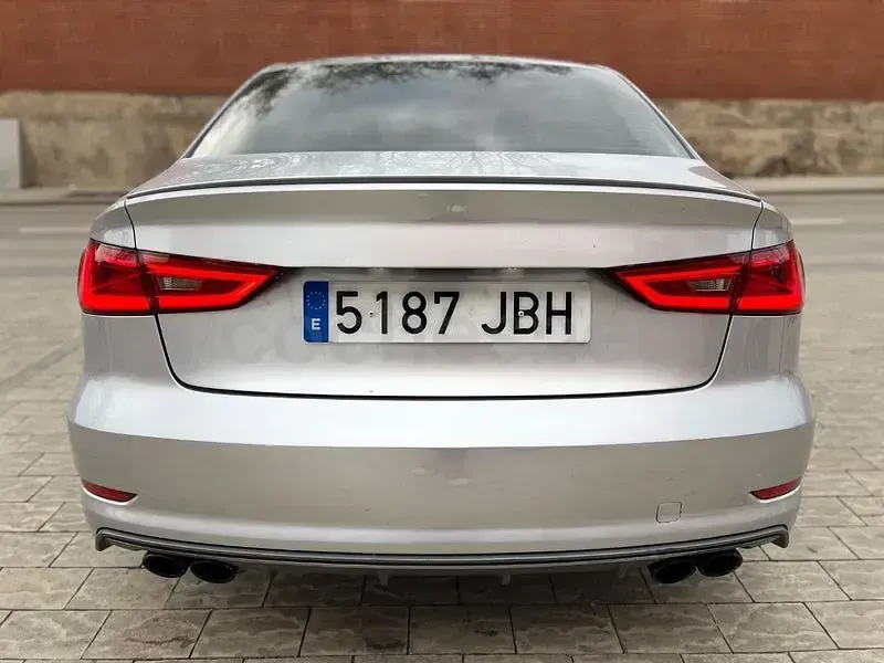 Usado Audi S3 300 CV (220 kW) 2014 Gris / plata Berlina