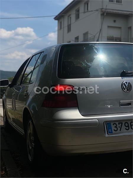 Usado VW Golf IV 110 CV (80 kW) 2001 Gris / plata Berlina