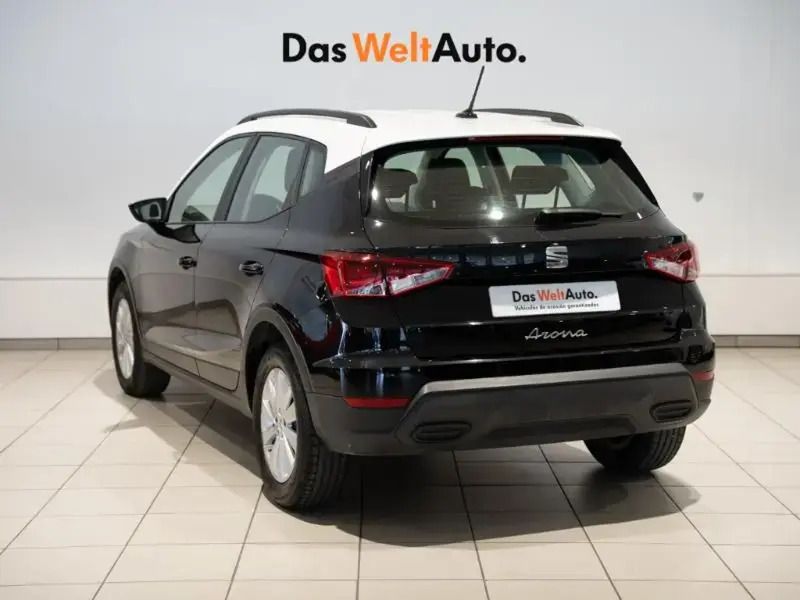 Usado Seat Arona Style 110 CV (80 kW) 2024 Negro SUV