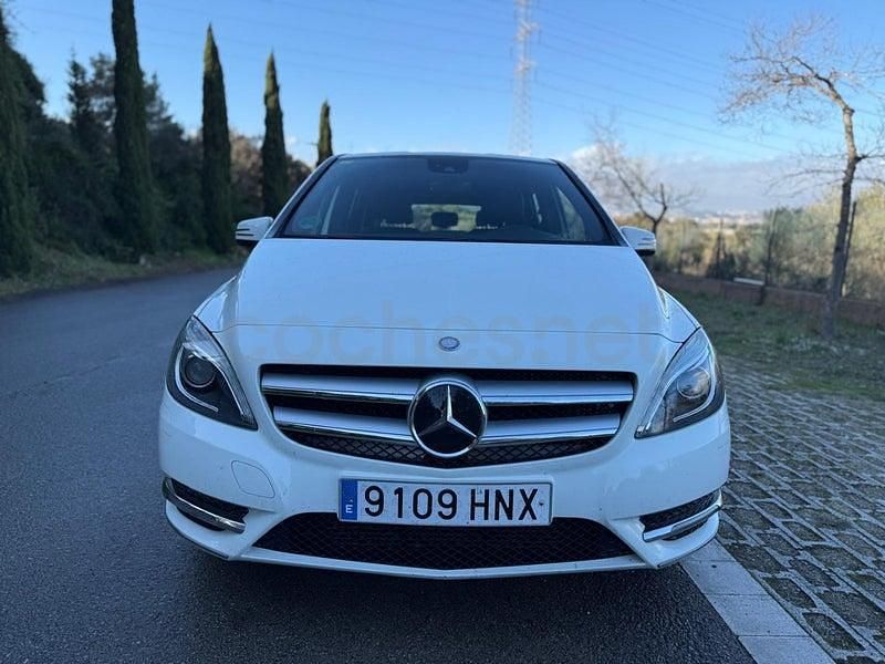 Usado Mercedes B200 156 CV (114 kW) 2013 Blanco Utilitario
