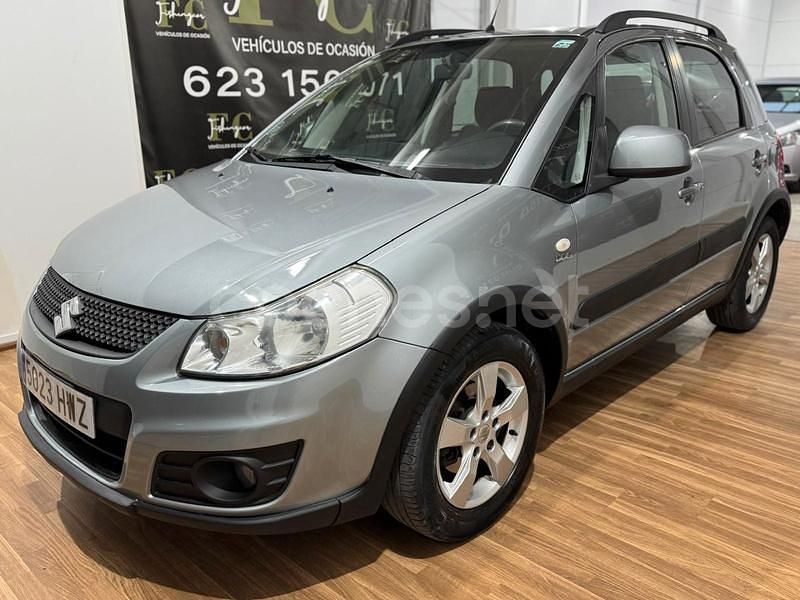 Gris / plata Usado 2014 Suzuki SX4 GL SUV | 5990 € - Imagen 1/4