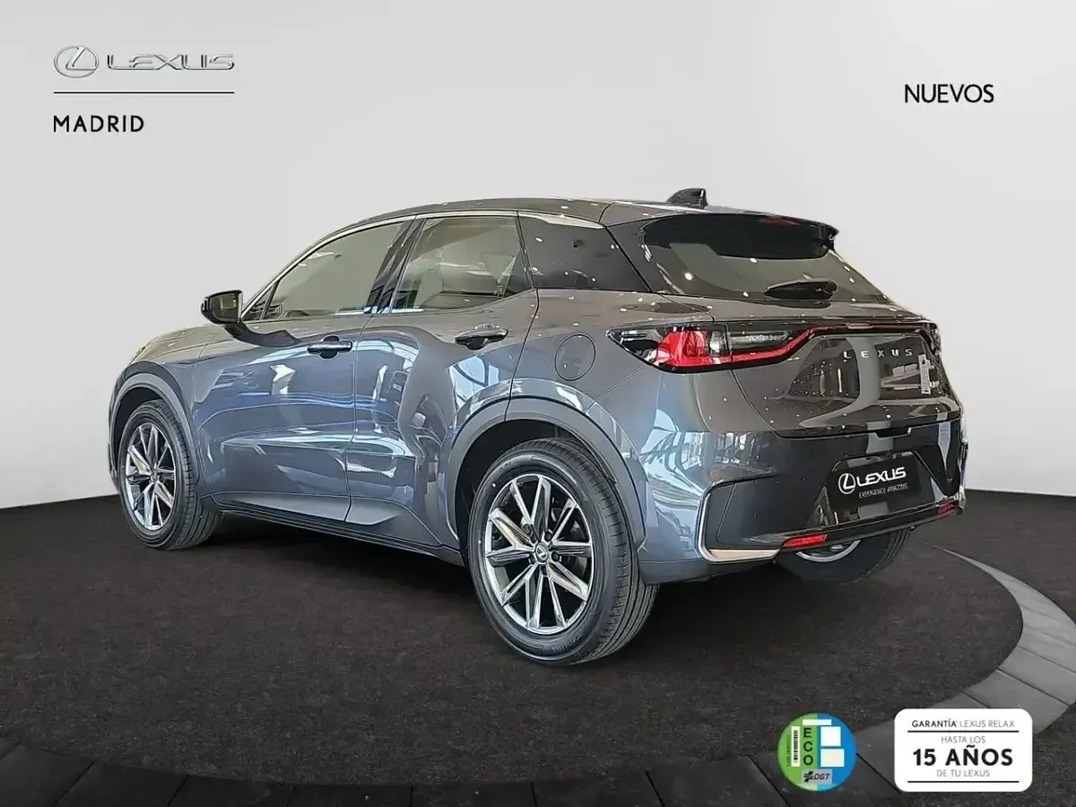 Nuevo Lexus LBX 136 CV (100 kW) 2026 Gris SUV