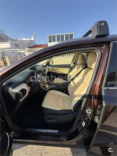 Usado Lexus NX300h Executive Line 197 CV (144 kW) 2018 Granate SUV