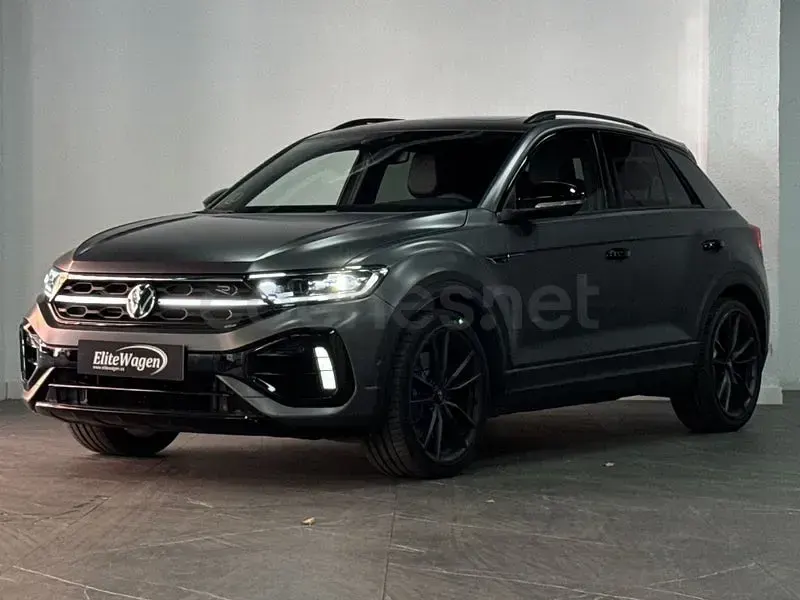 Usado VW T-Roc R 300 CV (220 kW) 2025 Gris / plata SUV