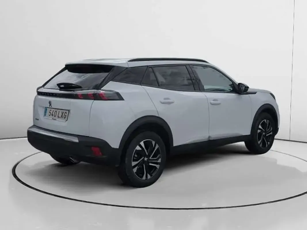 Usado Peugeot 2008 Active 110 CV (80 kW) 2022 Blanco SUV