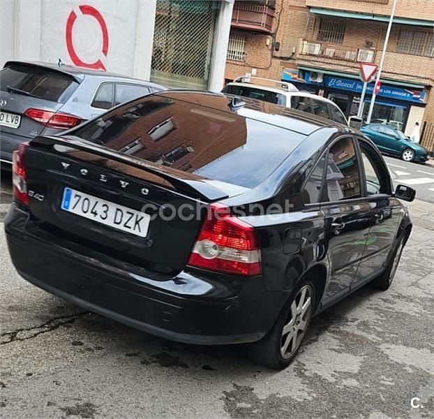 Usado Volvo S40 Summum 125 CV (91 kW) 2006 Negro Berlina