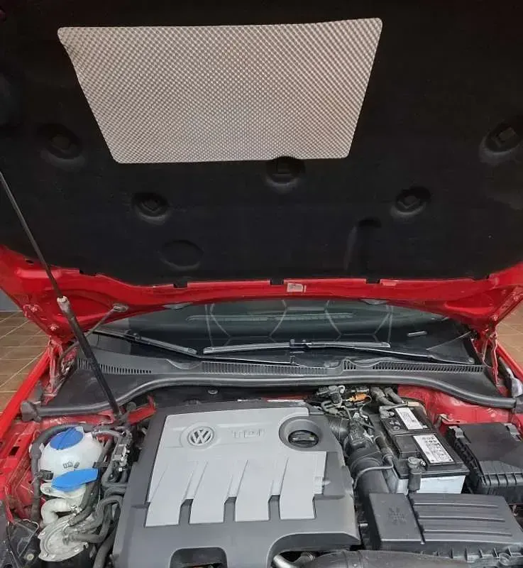 Usado VW Golf VI Advance 90 CV (66 kW) 2010 Rojo Utilitario