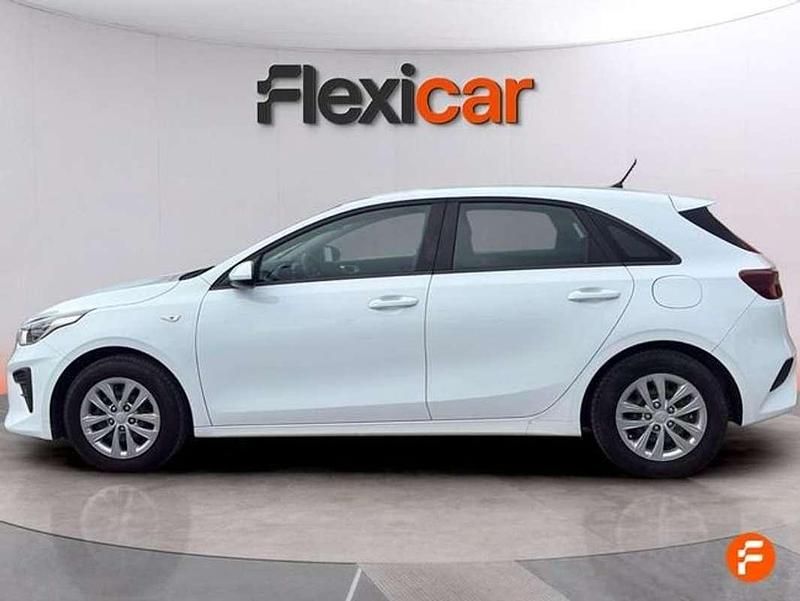 Usado Kia Ceed Plus 101 CV (74 kW) 2018 Blanco Utilitario