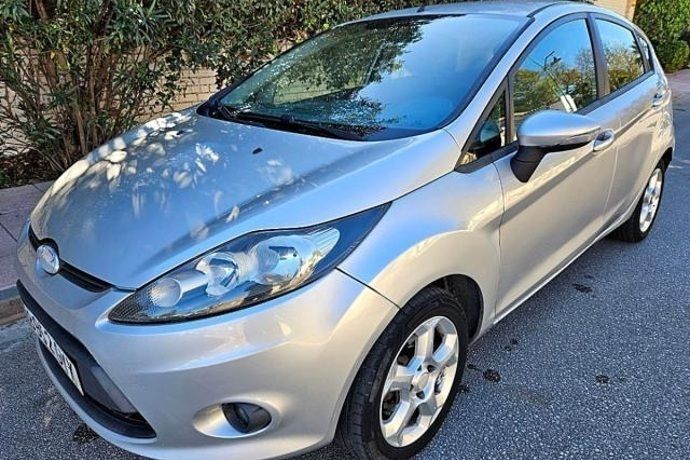Usado 2010 Ford Fiesta Trend Utilitario | 4500 € (Super precio) - Imagen 1/4