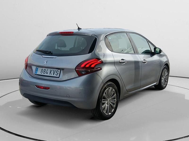 Usado Peugeot 208 Signature Sky 82 CV (60 kW) 2019 Gris Utilitario