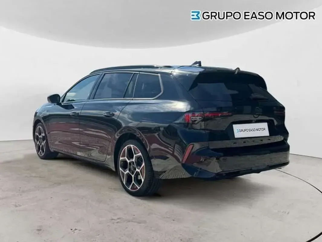 Usado Opel Astra S 131 CV (96 kW) 2024 Negro Utilitario