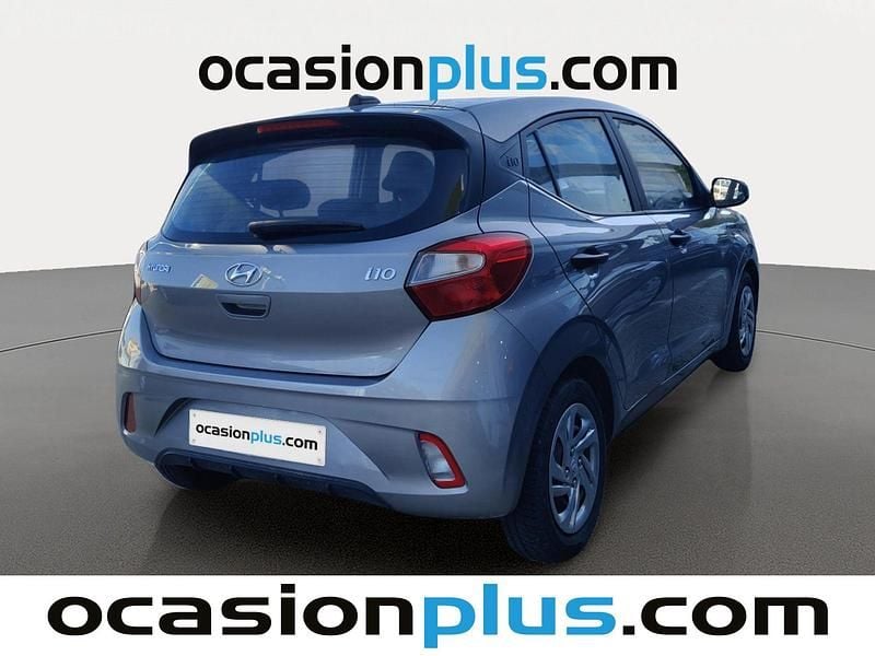 Usado Hyundai i10 67 CV (49 kW) 2022 Gris Utilitario
