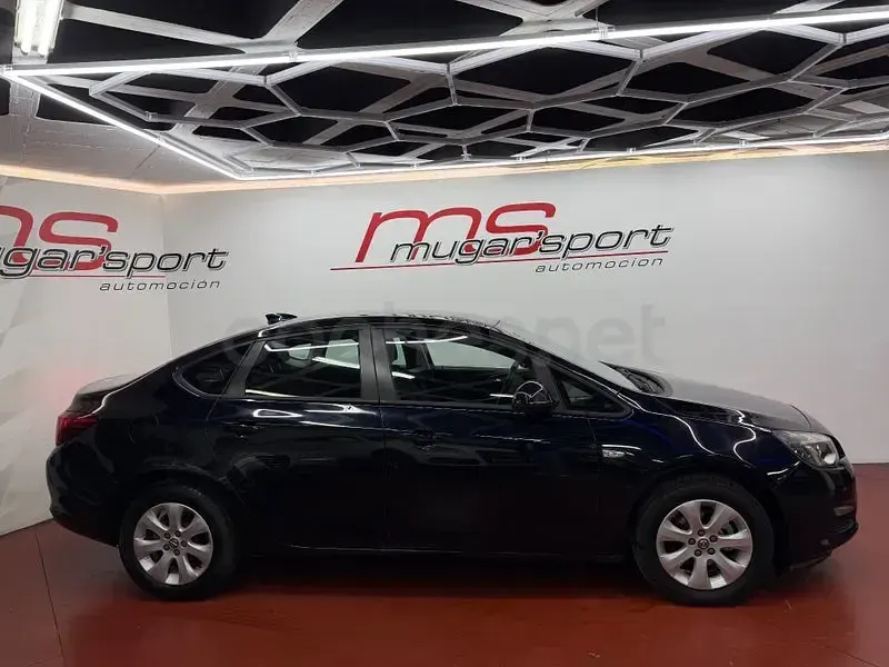 Usado Opel Astra Elegance 140 CV (102 kW) 2018 Azul Berlina