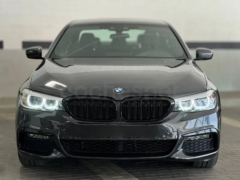 Usado BMW 530e iPerformance 252 HP (185 kW) 2019 Cinzento Sedan