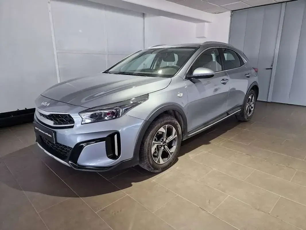 Usado Kia XCeed 120 CV (88 kW) 2022 Gris SUV