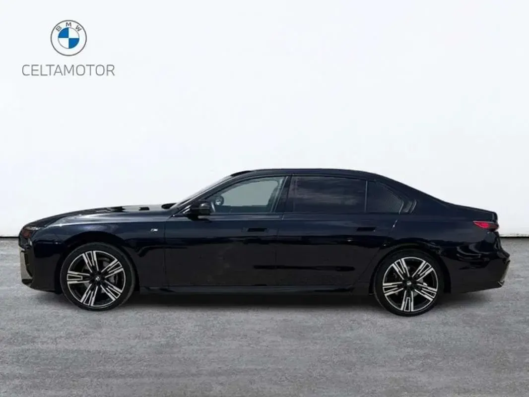 Usado BMW 740 Comfort Edition 299 CV (219 kW) 2024 Negro Berlina