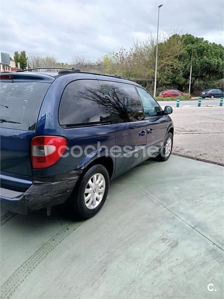 Usado Chrysler Voyager 140 CV (102 kW) 2004 Azul Monovolumen