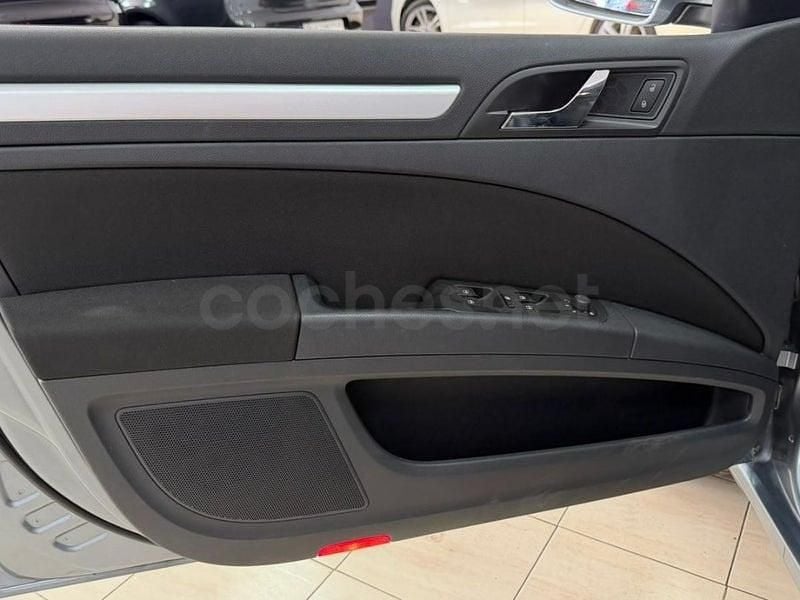 Usado Skoda Superb Elegance 160 CV (117 kW) 2013 Gris / plata Familiar