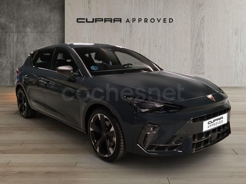 Usado Cupra Leon 150 CV (110 kW) 2025 Azul Berlina