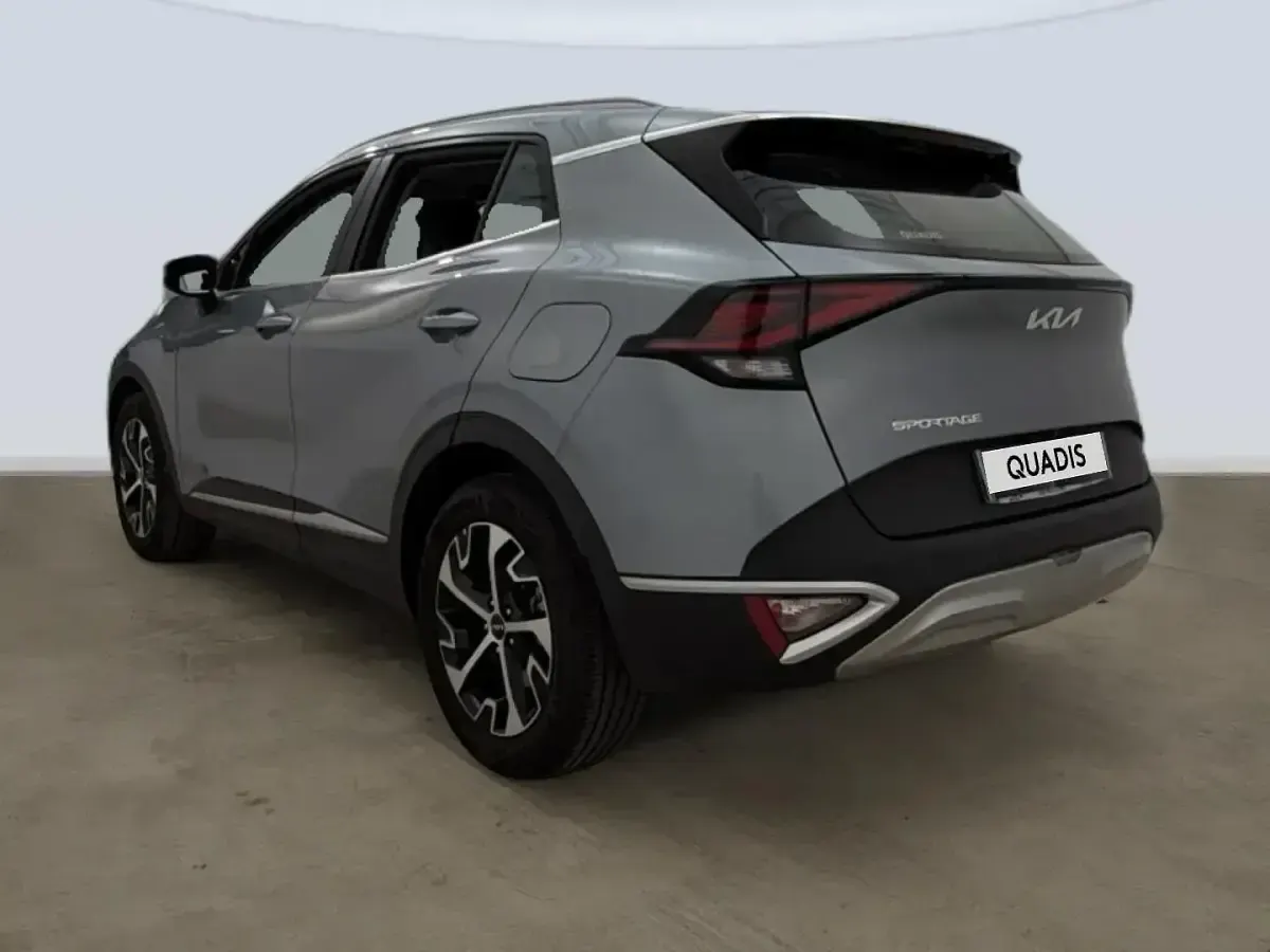 Usado Kia Sportage 150 CV (110 kW) 2022 Gris SUV