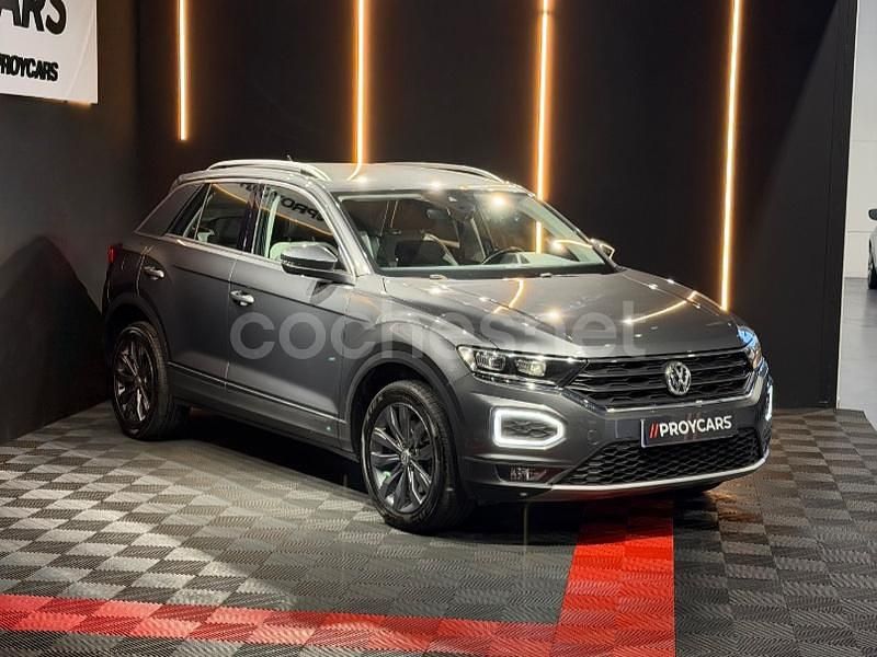 Usado VW T-Roc Sportline 150 CV (110 kW) 2018 Gris / plata SUV