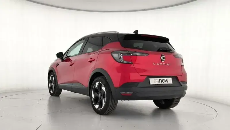 Usado Renault Captur Techno 100 CV (73 kW) 2025 Rojo SUV
