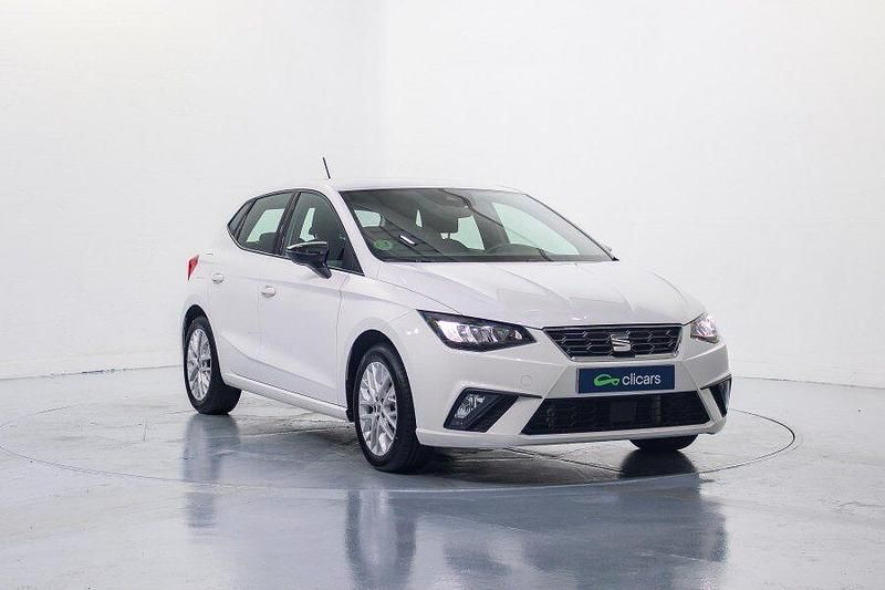 Usado Seat Ibiza FR 110 CV (80 kW) 2022 Blanco Utilitario