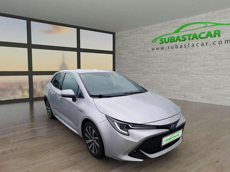 Usado Toyota Corolla Style 122 CV (89 kW) 2022 Gris Berlina