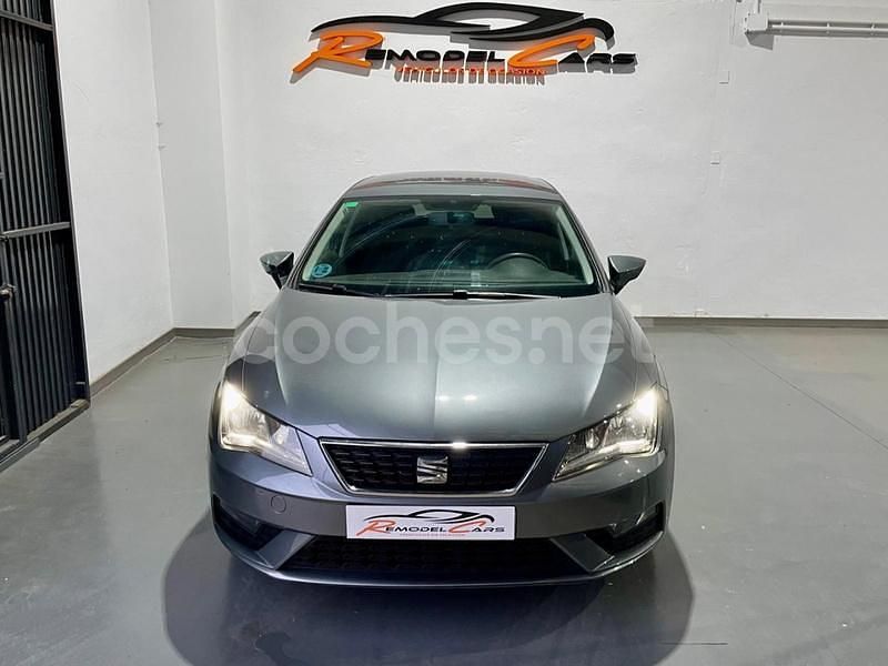Gris / plata Usado 2017 Seat Leon Reference Berlina | 8999 € (Super precio) - Imagen 1/4