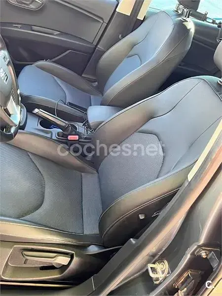 Usado Seat Leon ST CONNECT 150 CV (110 kW) 2016 Gris / plata Familiar