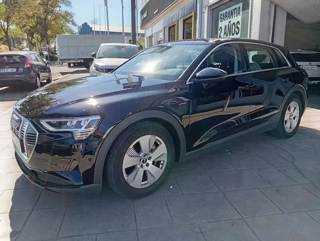 Usado Audi e-tron 300 kW (408 CV) 2020 Negro SUV