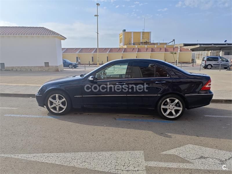 Azul Usado 2005 Mercedes C200 Elegance Berlina | 6000 € (Precio justo) - Imagen 1/4