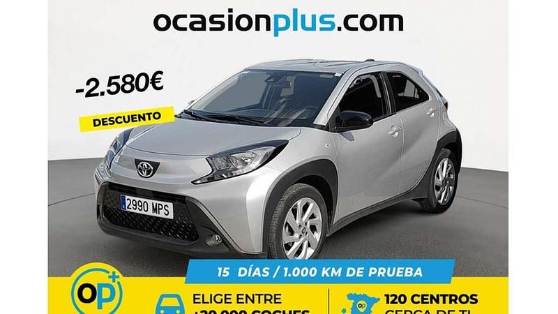 Gris Usado 2024 Toyota Aygo Play Utilitario | 12.900 € (Precio justo) - Imagen 1/4