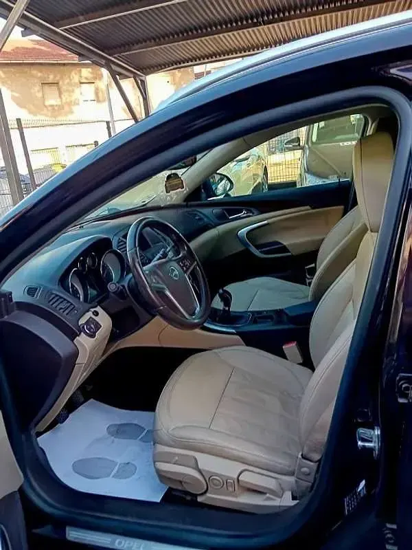 Usado Opel Insignia Cosmo 131 CV (96 kW) 2011 Marrón Berlina