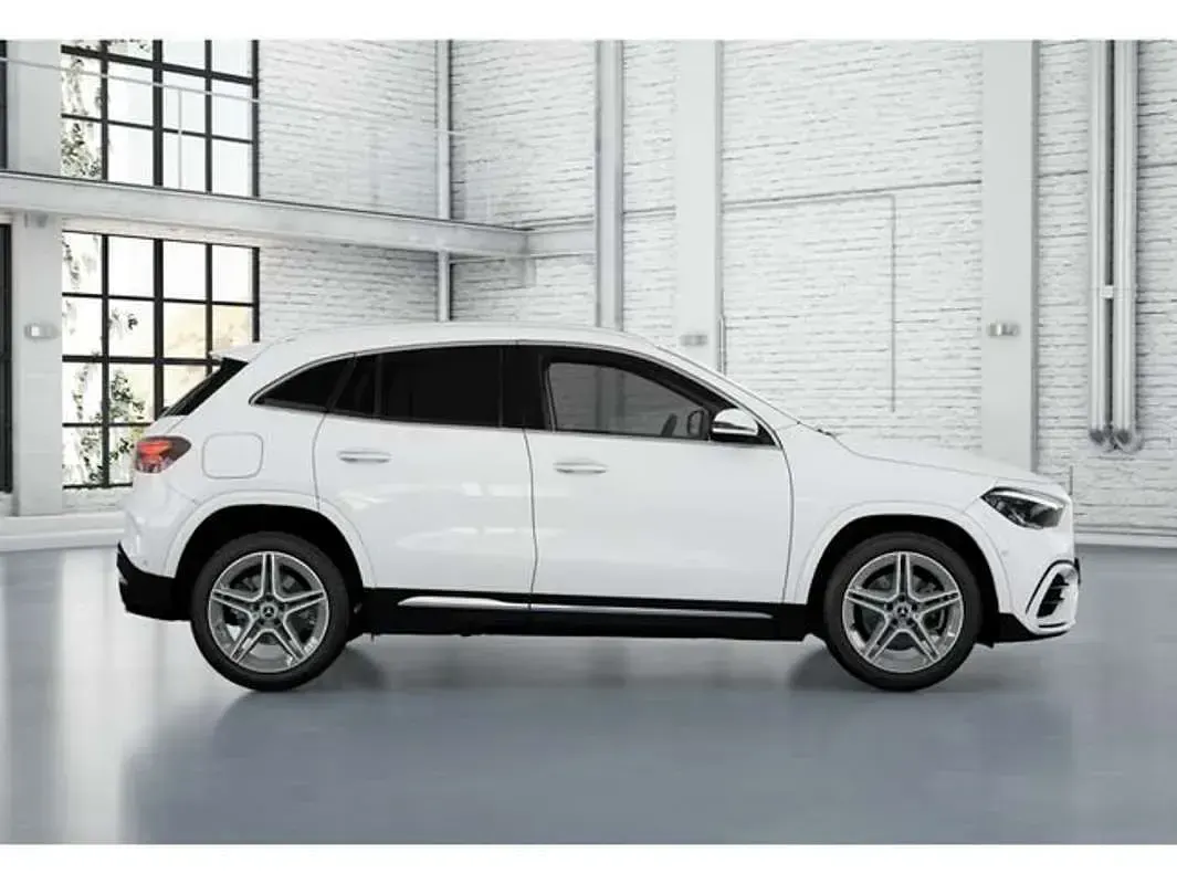 Usado Mercedes GLA250 165 CV (121 kW) 2025 Blanco SUV